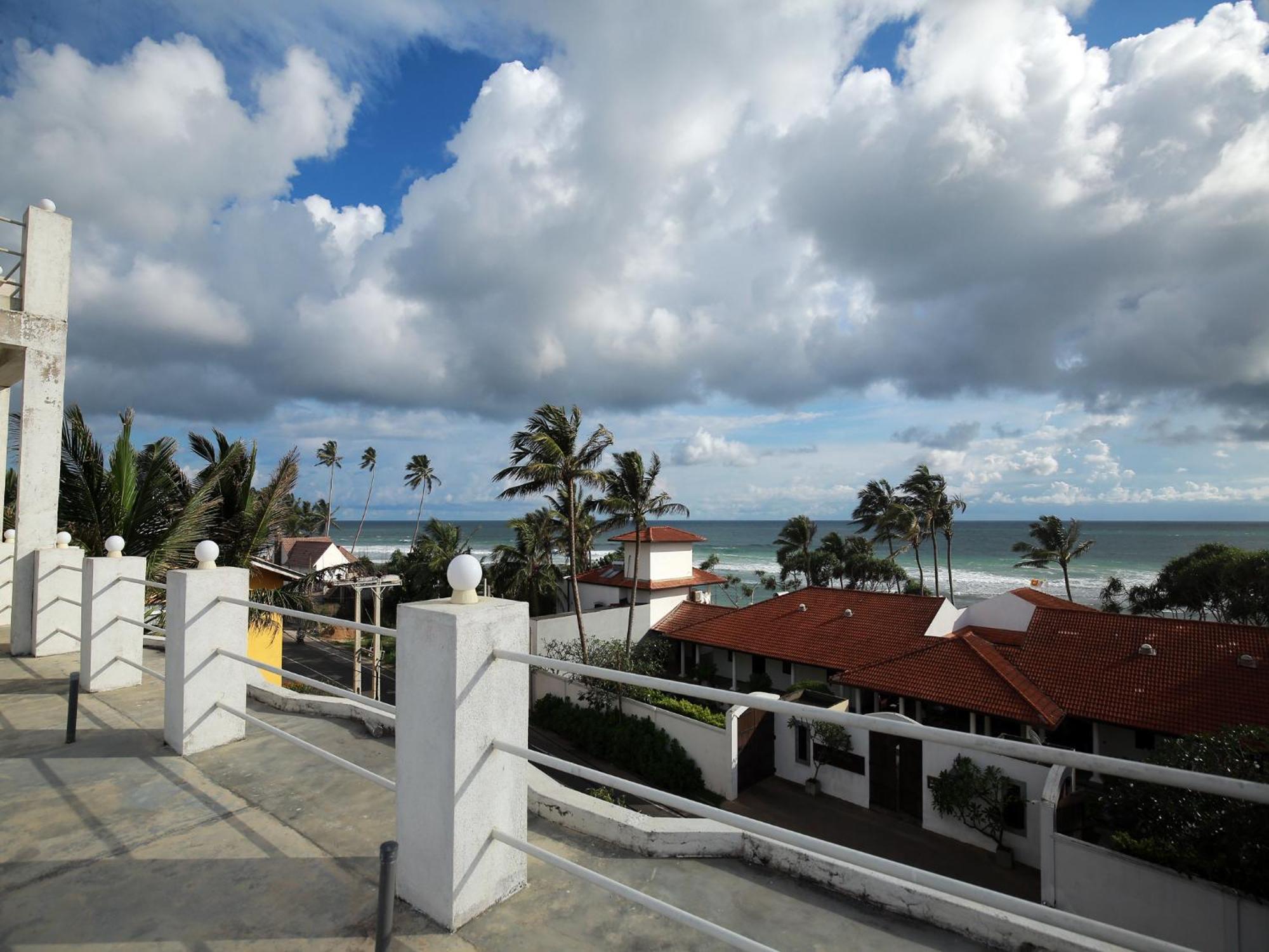 Crystal Oceanic Hotel Ahangama Luaran gambar